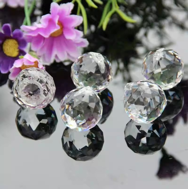 Crystal Ball Prism Sun Catcher - Crystal Ball Decor recension och pris