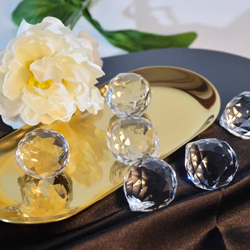 Crystal Ball Prism Sun Catcher - Crystal Ball Decor recension och pris