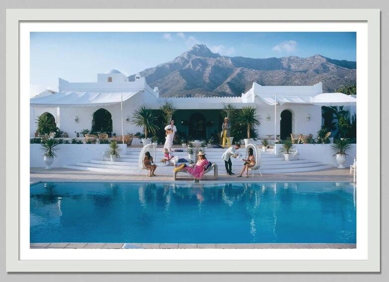Retro Poolside Host Luxury Lif - Luxury Lifestyle Pictures recension och pris