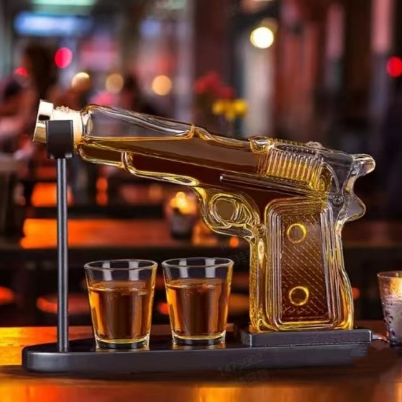 Pistol Shape Whiskey Decanter  - Glass Decanter Whiskey recension och pris