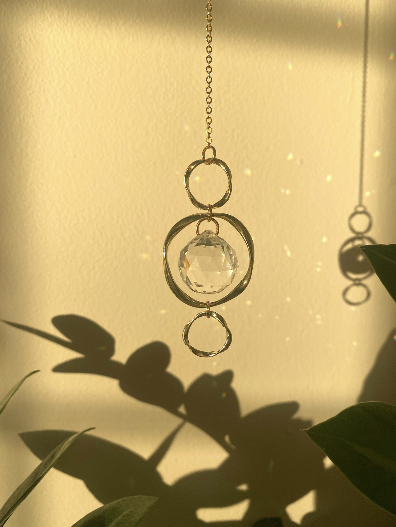 Crystal Suncatcher Hanging Dec - Crystal Ball Decor recension och pris